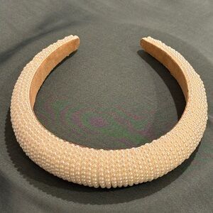 ✨ Pearl Padded Headband – Soft Glam Vibes ✨